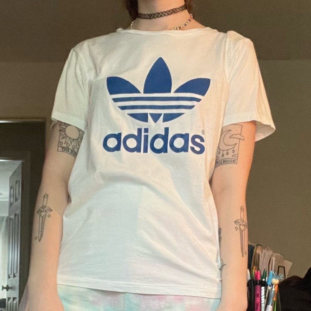 🌧 Adidas Logo Tee